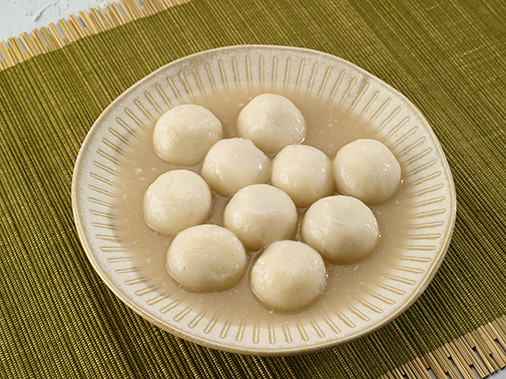 Glutinous Rice Balls With Peanut Filling