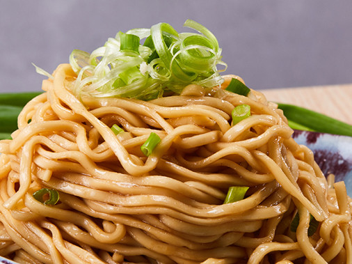 Dry Noodles With Scallion Sauce And Chili Oil